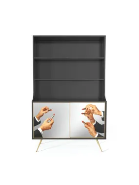 Bookcase / Lipsticks