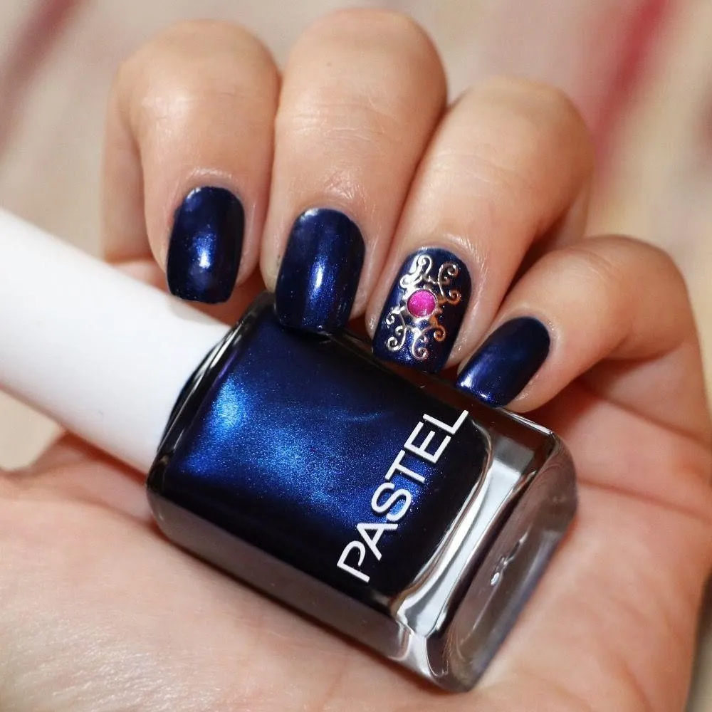 Pastel nail polish - 23