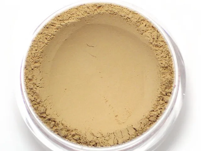 "Sheer Tan" - Mattifying Mineral Primer & Finishing Veil